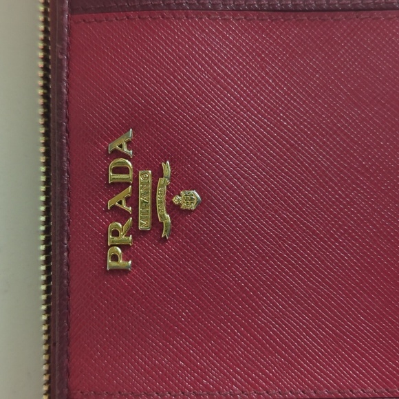 Prada Saffiano zippy wallet - Picture 4 of 17